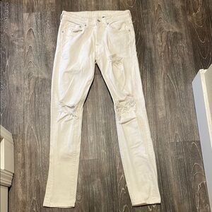 Stylish off-White Distressed Women’s Jeans